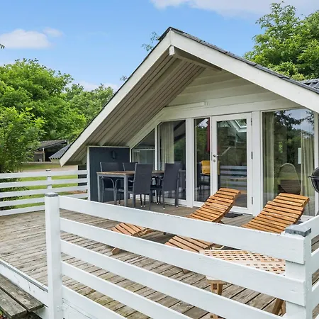 Holiday home 3 Bedroom Beautiful In Toftlund Arrild