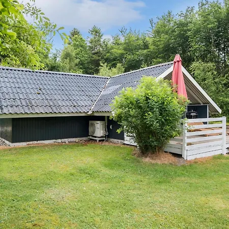 Holiday home 3 Bedroom Beautiful In Toftlund